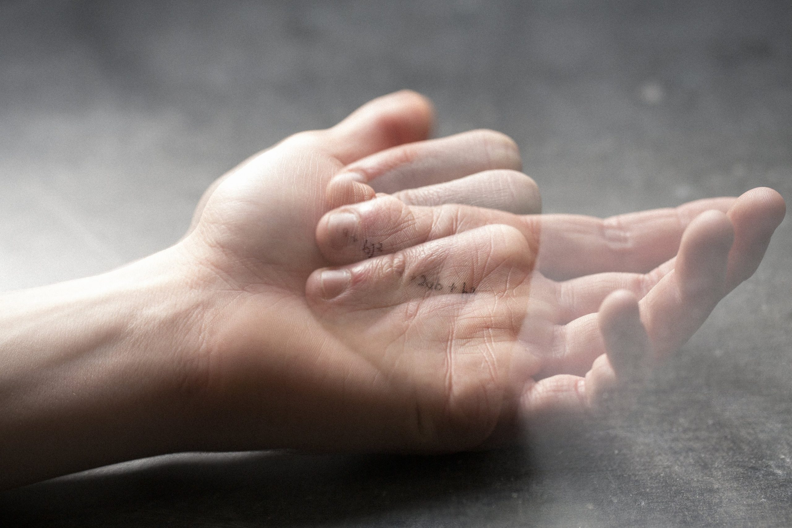 Hand öffnet und schließt sich
