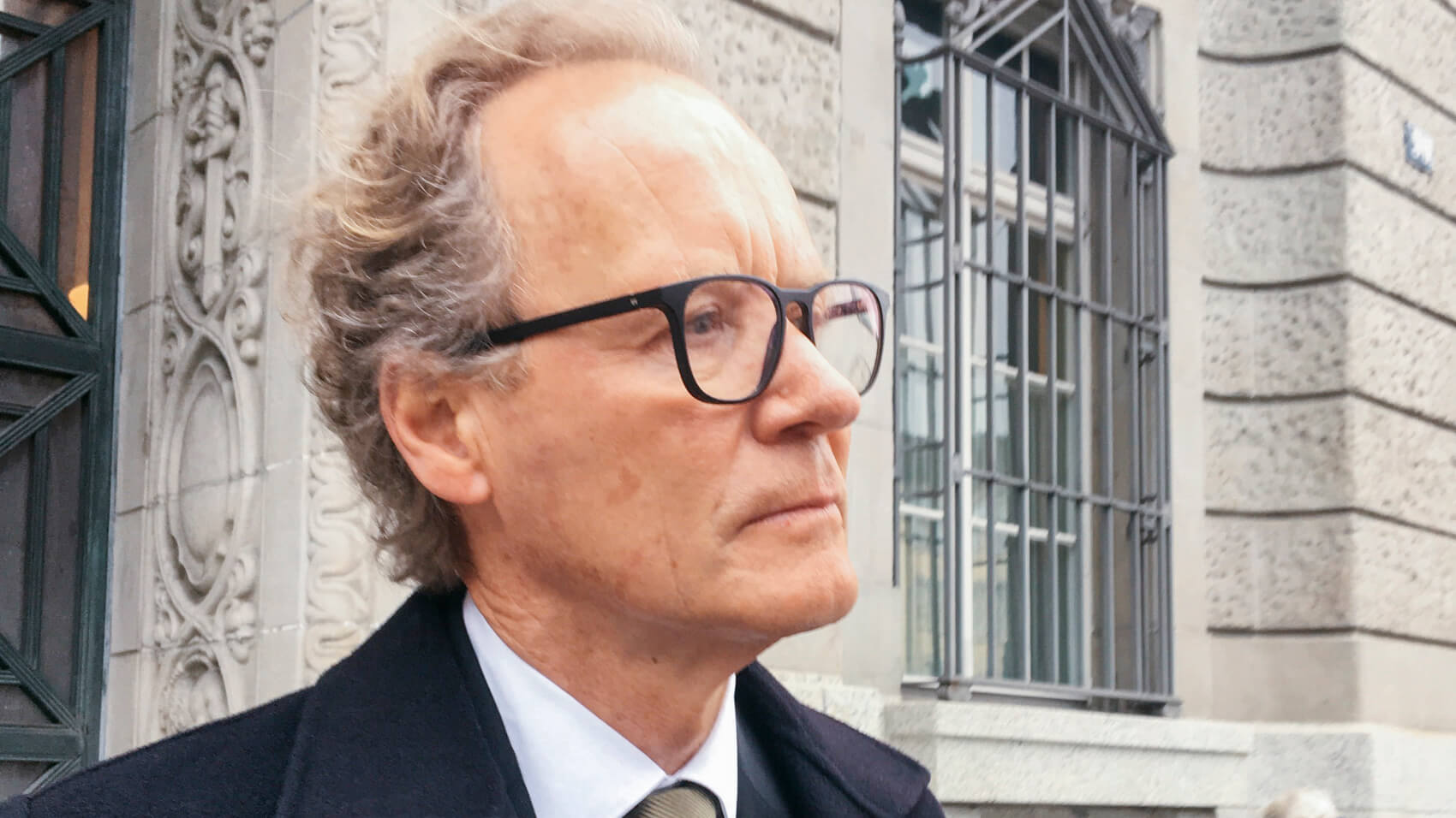 Anwalt Eckart Seith vor dem Bezirksgericht Zürich