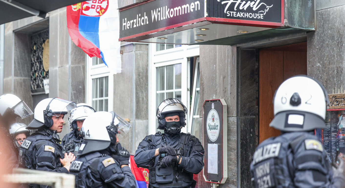 gelsenkirchen-albaner-englische-serbische-fans